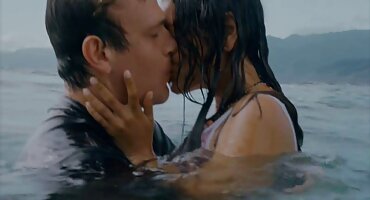 ảnh sex aov Bác sĩ fucks bệnh nhân và xnxx moi bạn gái của mình trong văn phòng.